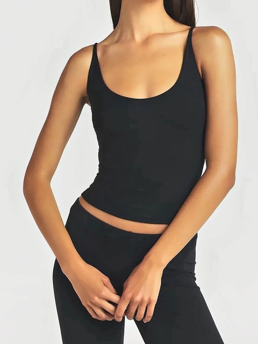 SKIMS Smooth Layers Scoop Neck Camisole in Black, Small